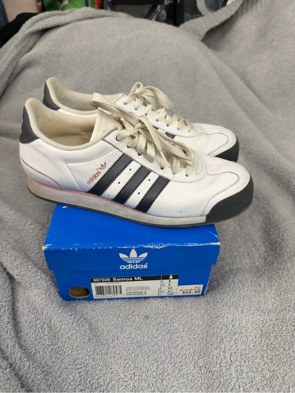 Adidas Samoa  ML 667026 Size 9.5 Women